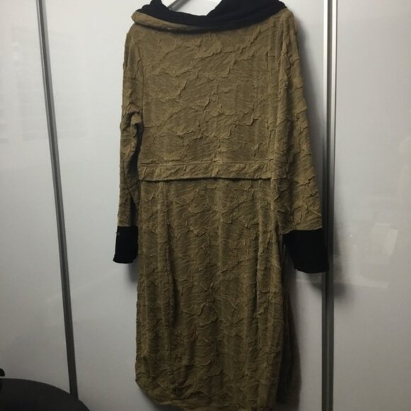 E Comfy Lounge Dress - Picture 7 of 7